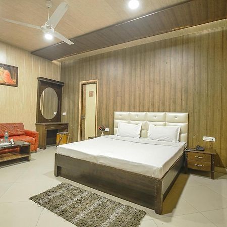 Hotel Hk Continental Амритсар Экстерьер фото
