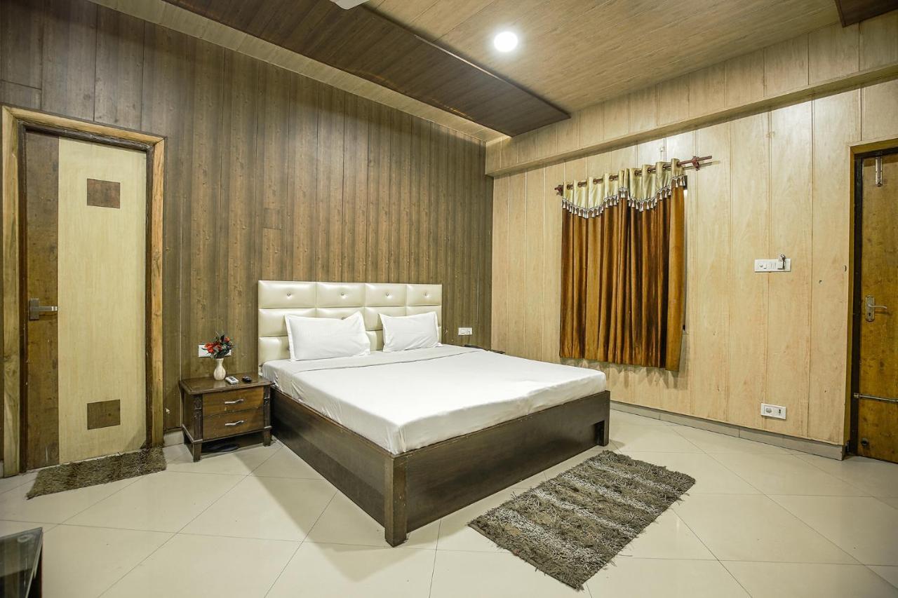 Hotel Hk Continental Амритсар Экстерьер фото