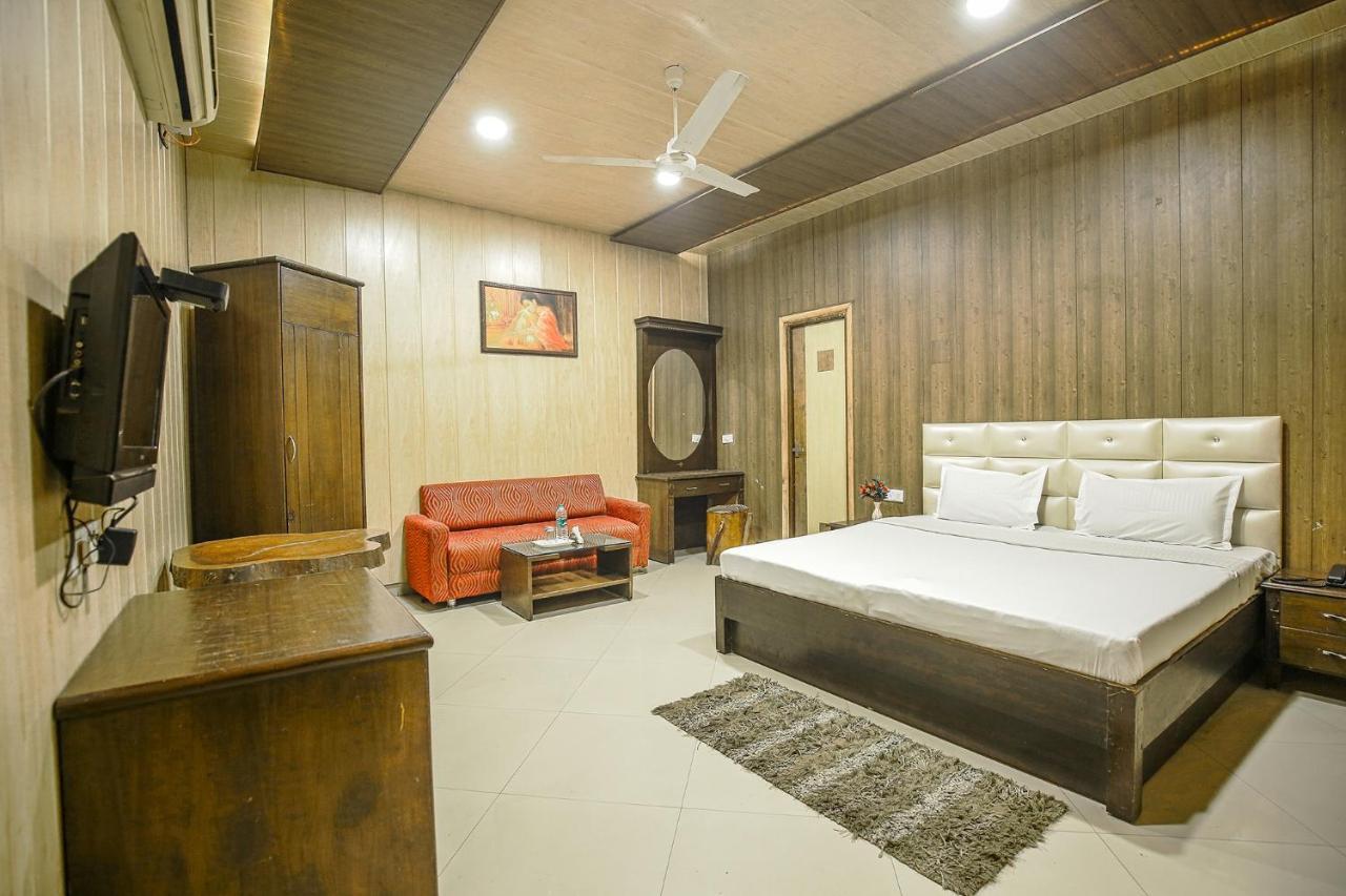 Hotel Hk Continental Амритсар Экстерьер фото