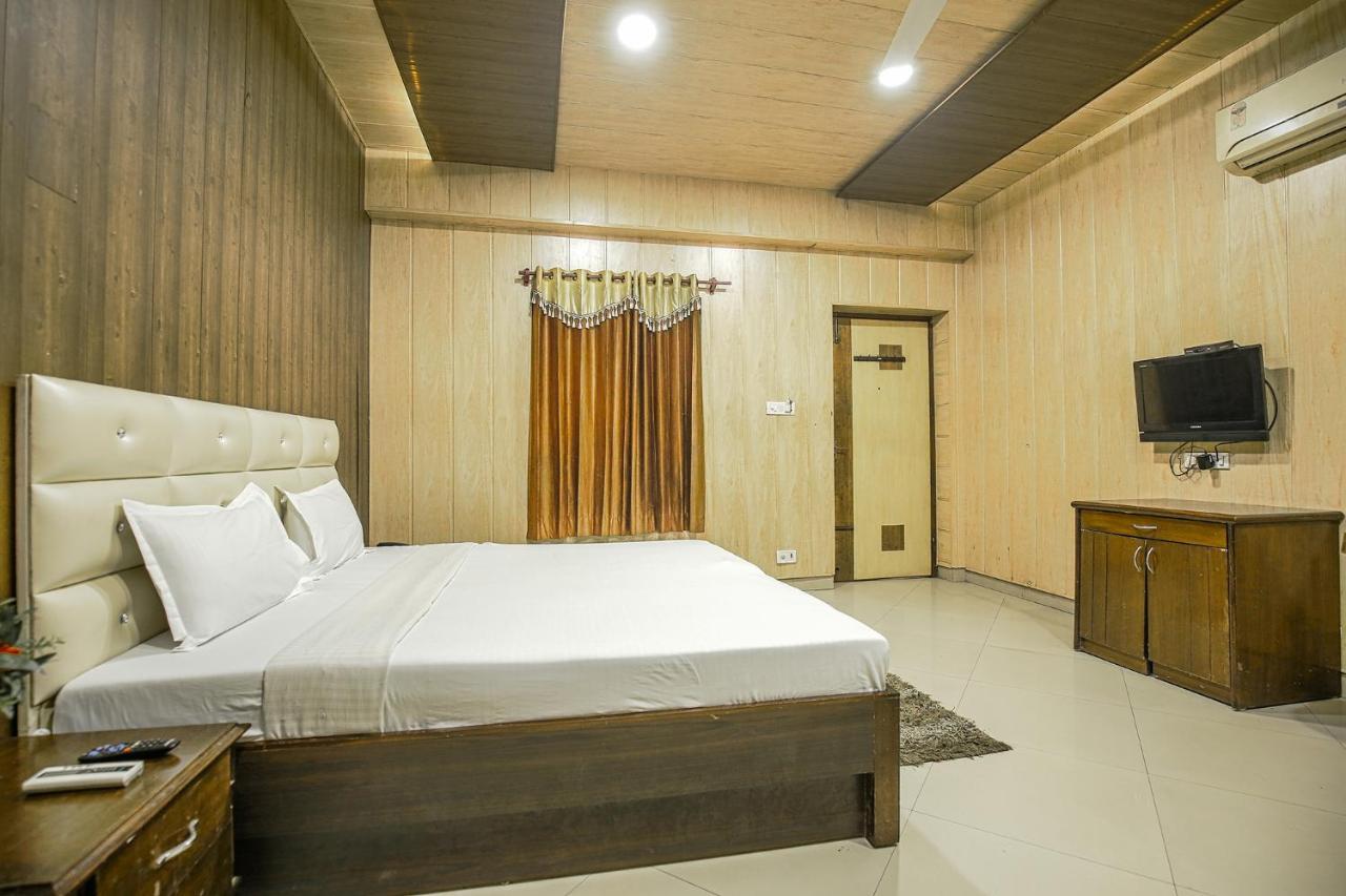 Hotel Hk Continental Амритсар Экстерьер фото