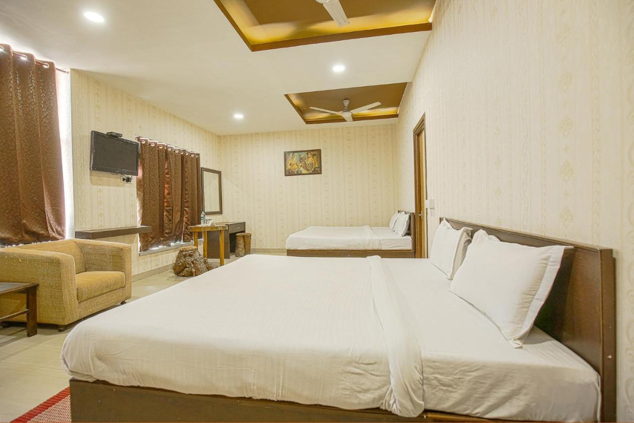 Hotel Hk Continental Амритсар Экстерьер фото