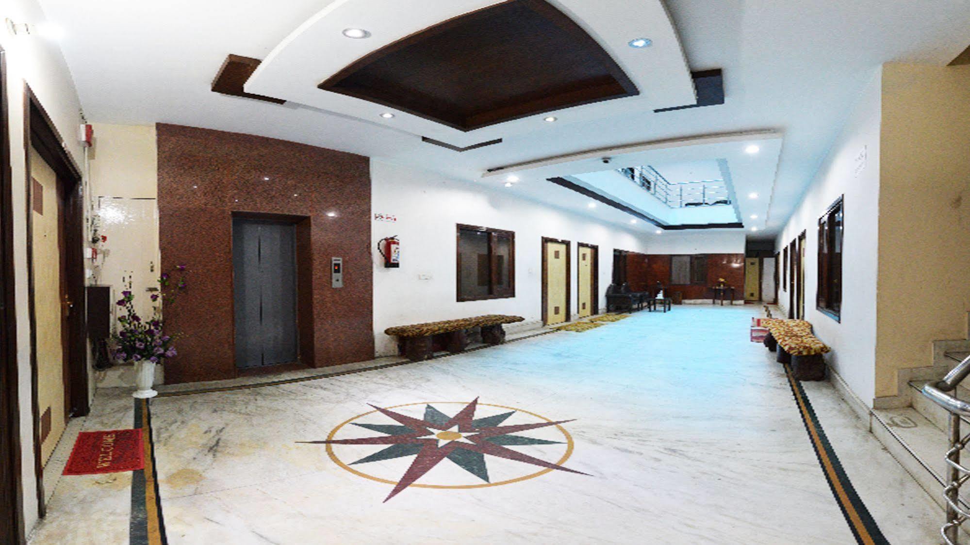 Hotel Hk Continental Амритсар Экстерьер фото